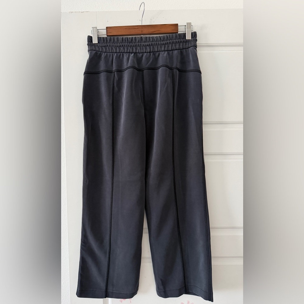 lululemon Softstreme High-Rise Straight-Leg
Cropped Pant - Picture 2 of 4
